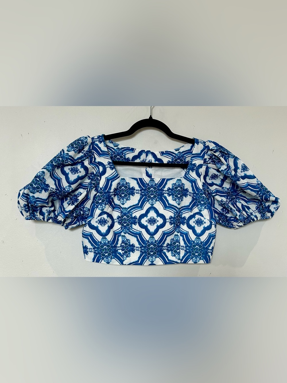 Boutique Blue White Majolica Tile 2-Piece Crop Top & Maxi Skirt Set Medium NWT - Picture 3 of 8